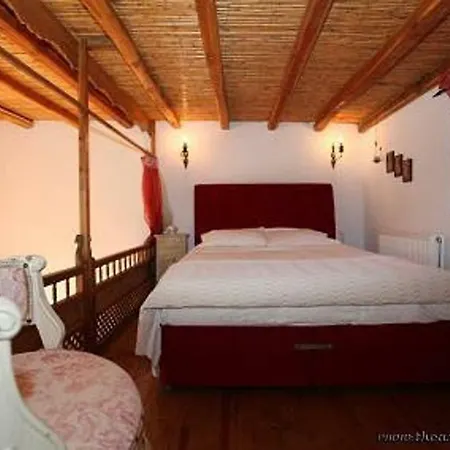 Apartment Traditional